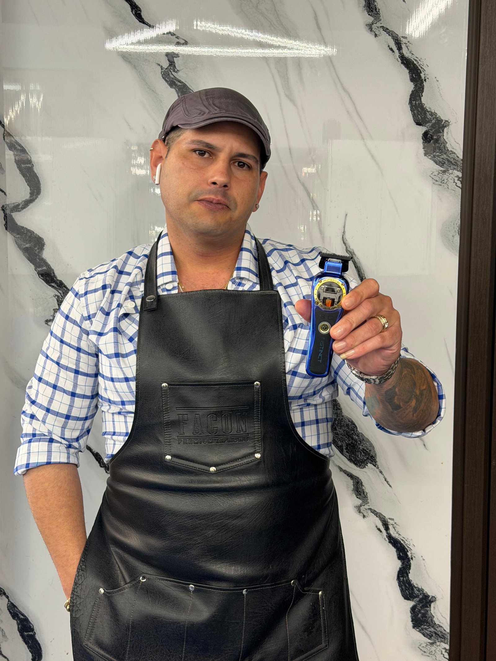 Rody Kala — Senior Barber